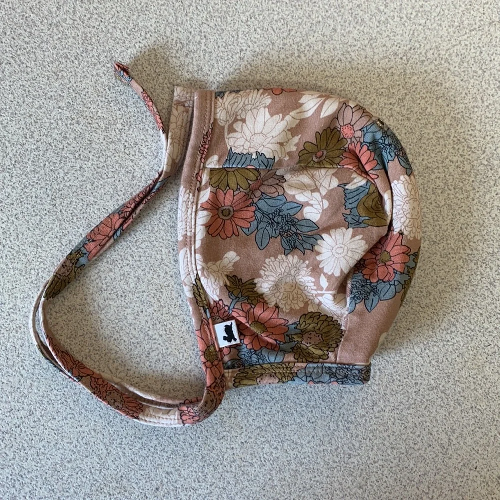 Little and Lively fleece lined baby hat - Picture 2 of 4